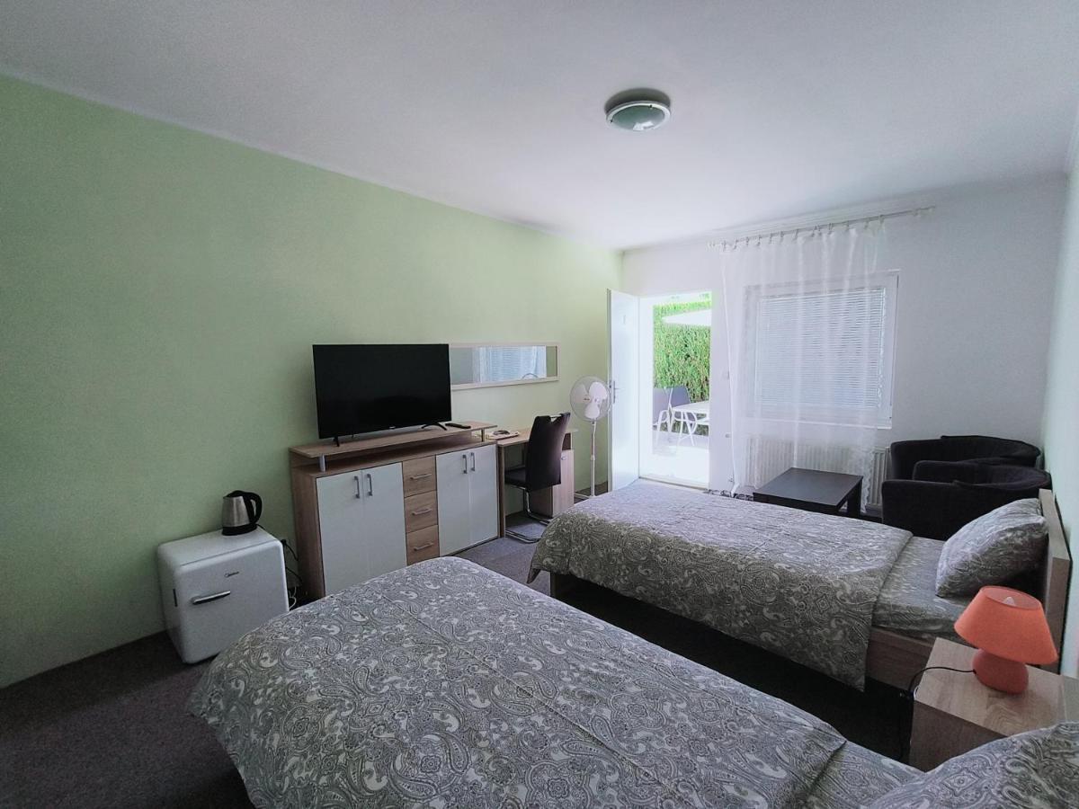 Cozy Room With Garden In Bratislava Exteriér fotografie