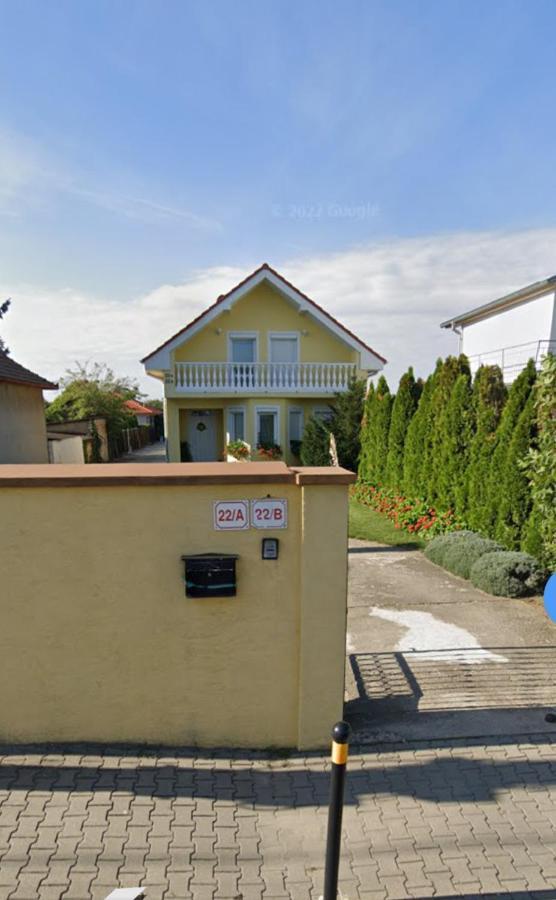 Cozy Room With Garden In Bratislava Exteriér fotografie