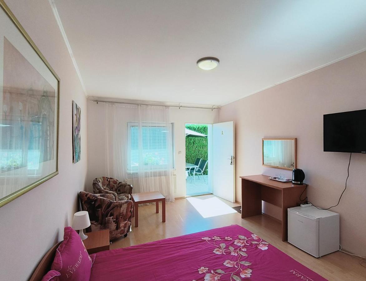 Cozy Room With Garden In Bratislava Exteriér fotografie