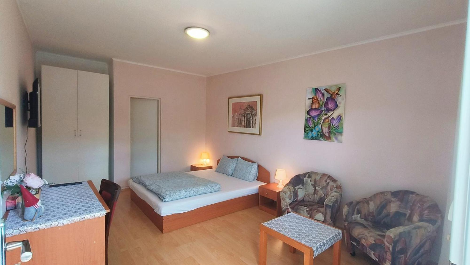 Cozy Room With Garden In Bratislava Exteriér fotografie